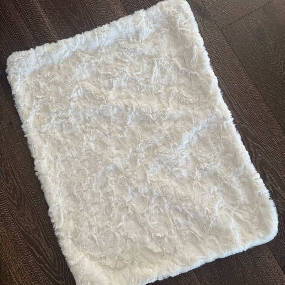 Koolaburra Cream Faux Fur Standard Pillowcases (2)